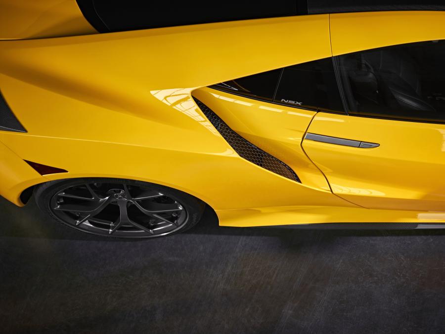 Детали экстерьера Acura NSX 2019 года  (фото 4 из 19)